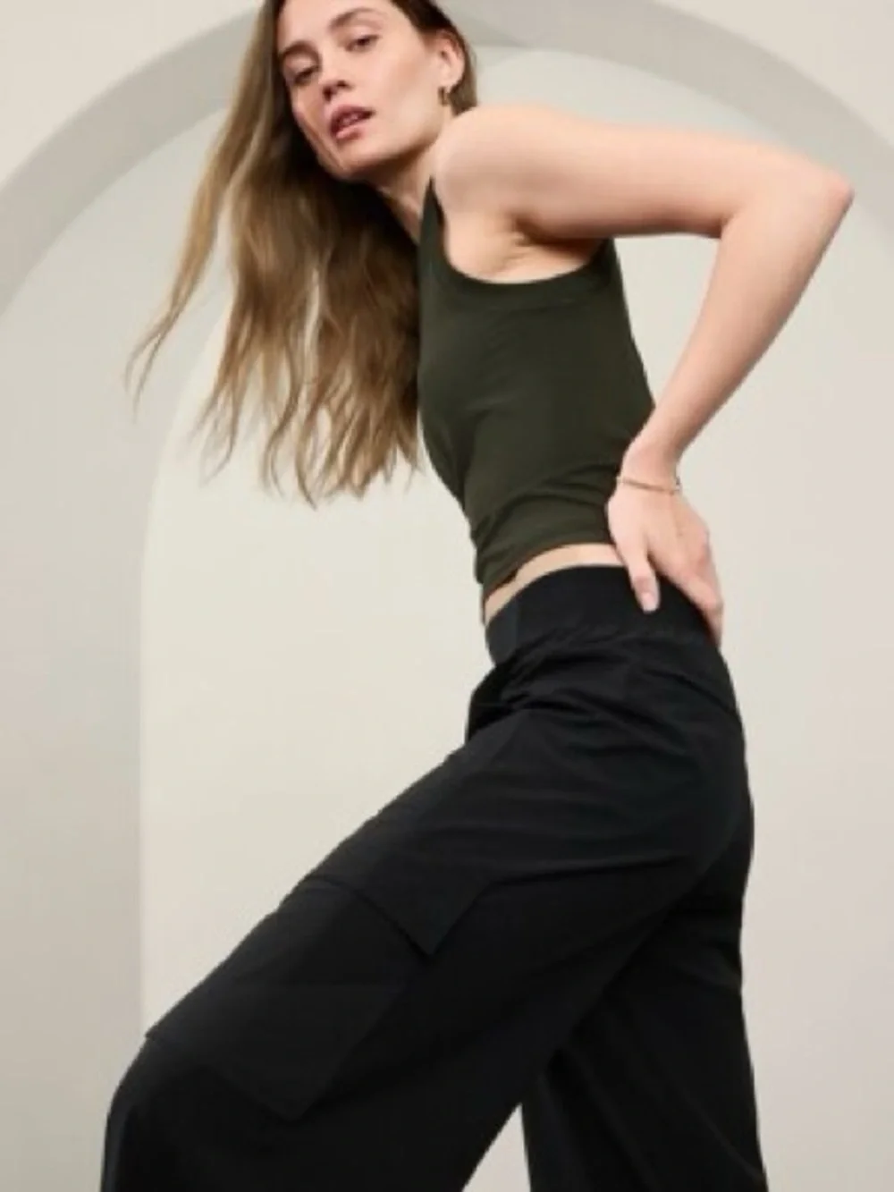 ATHLETA Brooklyn Heights High Rise Cargo Pant Wide Legs in Black - 0 Petite - Picture 12 of 12